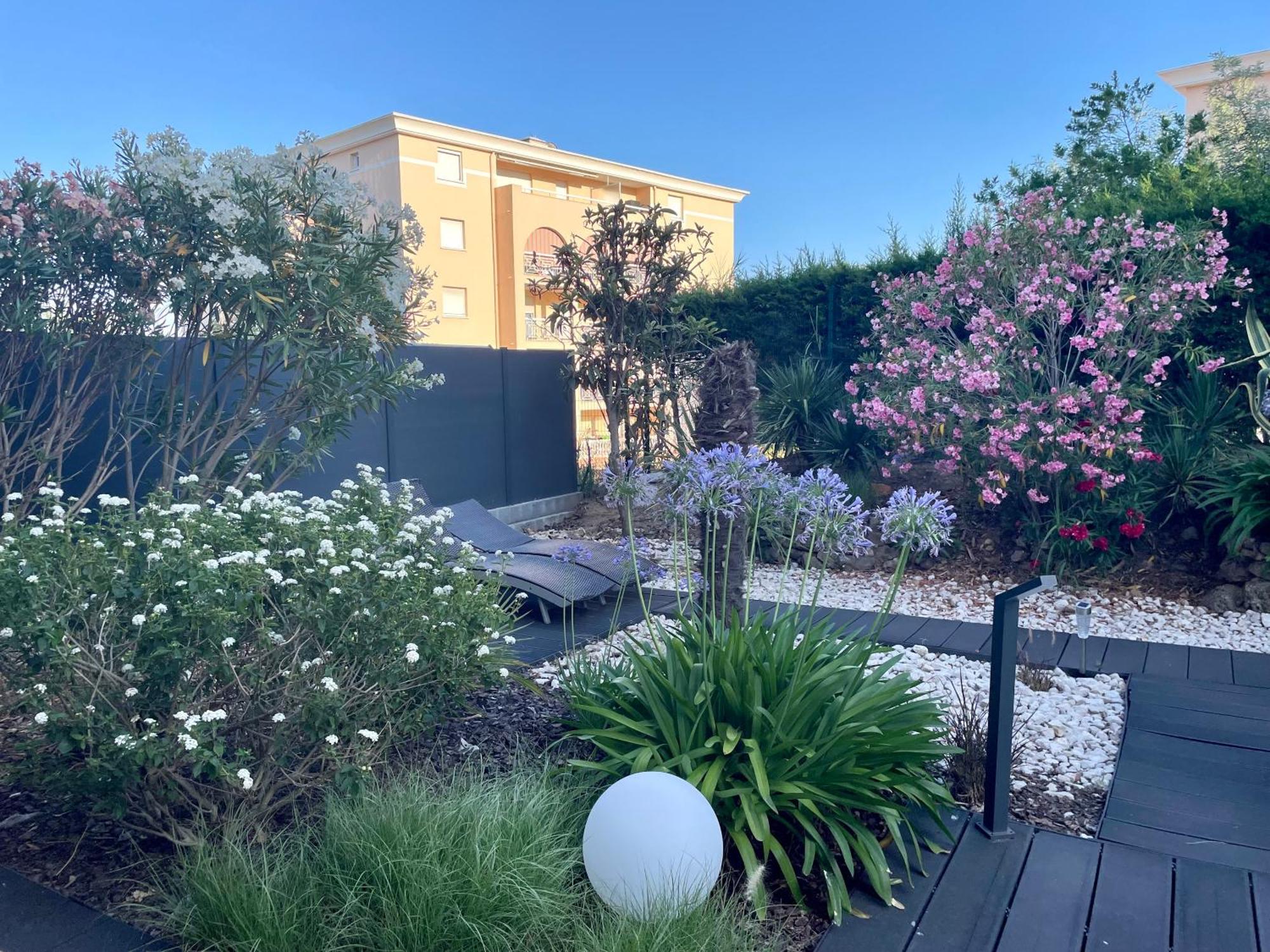 Les Enganes Fréjus Exterior foto